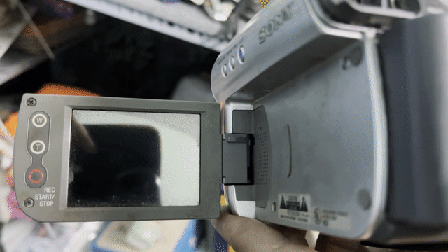Máy quay phim Sony lên nguồn pin sạc không vào. Mua bán Máy ảnh, Máy quay tại Quận 12 Tp Hồ Chí Minh được đăng bởi Liên si Nhật độc lạ hình 1
