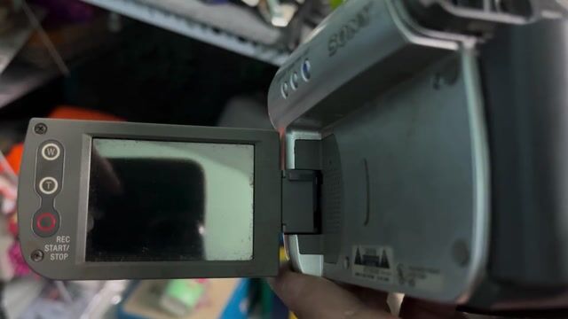 Máy quay phim Sony lên nguồn pin sạc không vào. Mua bán Máy ảnh, Máy quay tại Quận 12 Tp Hồ Chí Minh được đăng bởi Liên si Nhật độc lạ hình 1