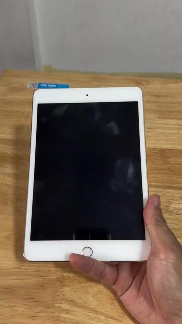 Apple iPad Mini 4 32GB Vàng Đã sử dụng. Mua bán Máy tính bảng tại Quận 10 Tp Hồ Chí Minh được đăng bởi facebook Tiệm Hoa Lilith  hình 1