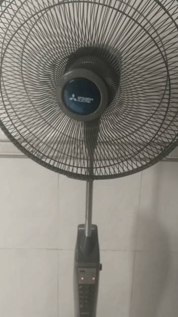Quạt đứng Mitsubishi Electric Xám Tiết kiệm điện. Mua bán Quạt tại Huyện Hóc Môn Tp Hồ Chí Minh được đăng bởi Hòa hình 1