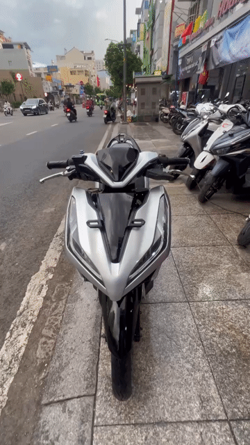 Honda Vario 150 2020 Bạc. Mua bán Xe máy tại Quận Tân Phú Tp Hồ Chí Minh được đăng bởi Tuanduy hình 1
