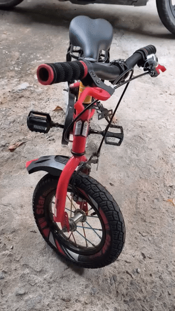 Xe đạp trẻ em Super Star màu Đỏ Like new. Mua bán Xe đạp tại Thành phố Dĩ An Bình Dương được đăng bởi Mr Thành hình 1
