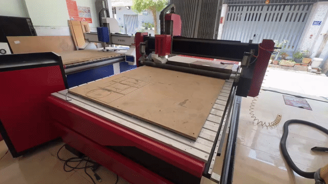 Máy CNC 1325 đầu cắt 5.5kw có tỳ đè. Mua bán Đồ chuyên dụng, Giống nuôi trồng tại Huyện Hóc Môn Tp Hồ Chí Minh được đăng bởi phạm  phương dung hình 1