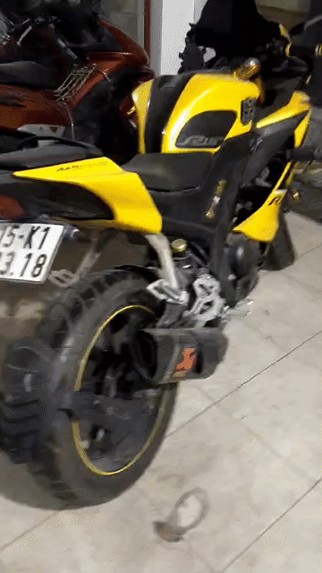 Yamaha R15 V3 2018 Vàng 21.000 km. Mua bán Xe máy tại Quận Kiến An Hải Phòng được đăng bởi Đại Hùng Pham hình 1
