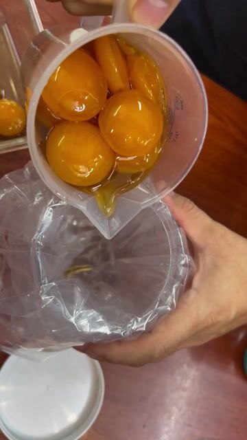 Lòng đỏ trứng gà ngâm mật ong nguyên chất. Mua bán Đồ ăn, thực phẩm và các loại khác tại Quận Tân Phú Tp Hồ Chí Minh được đăng bởi Nguyễn Thị Huyền hình 1