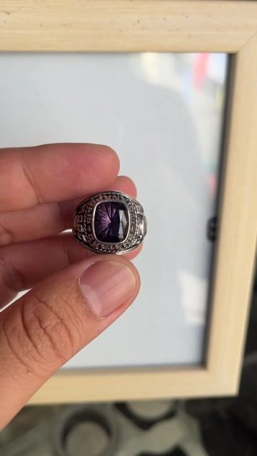 Nhẫn Josten hợp kim Tím size 20. Mua bán Phụ kiện thời trang khác tại Thành phố Nha Trang Khánh Hòa được đăng bởi Minh Duc Nguyen hình 1