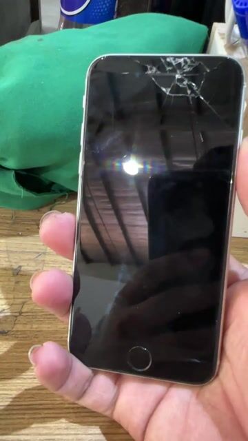 Apple iPhone SE Đen Nứt kính. Mua bán Điện thoại tại Huyện Trảng Bàng Tây Ninh được đăng bởi Krin hình 1