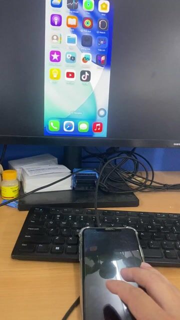 iPhone 11 Pro Max 64GB Xanh hỏng màn. Mua bán Điện thoại tại Huyện Quảng Trạch Quảng Bình được đăng bởi Ngoc Minh hình 1