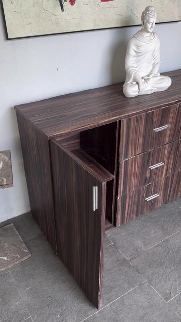 Tủ console gỗ nâu vân gỗ 140cm. Mua bán Tủ, kệ gia đình tại Thành phố Huế Thừa Thiên Huế được đăng bởi TRAN HUY hình 1