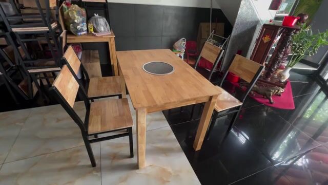 Thanh lý bộ bàn ghế Gỗ - tặng bếp điện tự. Mua bán Bàn ghế tại Quận Bình Tân Tp Hồ Chí Minh được đăng bởi Phụng hình 1