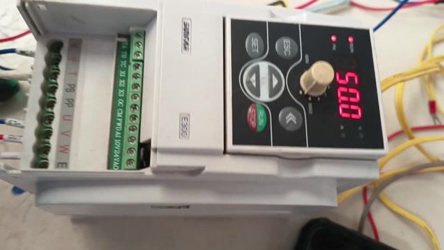 Biến tần vào 1 pha SUNFAR E300- 2.2kw 220v. Mua bán Đồ chuyên dụng, Giống nuôi trồng tại Thành phố Biên Hòa Đồng Nai được đăng bởi TDH Biên Hòa hình 1
