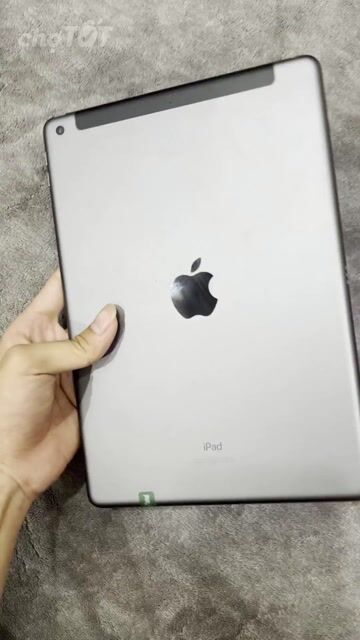 Apple iPad Gen 7 Wifi + SIM Xám 32GB zin chất 99%. Mua bán Máy tính bảng tại Huyện Thanh Oai Hà Nội được đăng bởi Trường Táo chất Zin Rẻ hình 1