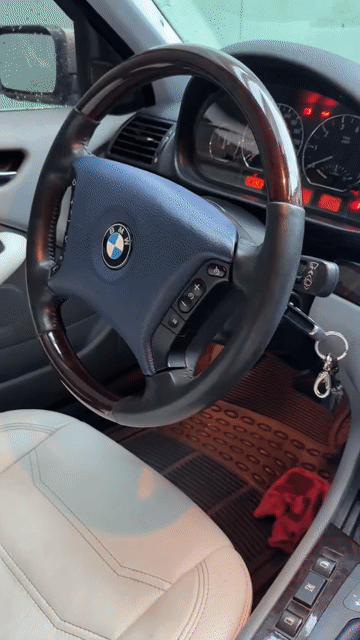 BMW 3 Series 2002 màu Nâu. Mua bán Ô tô tại Huyện Bình Chánh Tp Hồ Chí Minh được đăng bởi Lương Quang Đạt hình 1