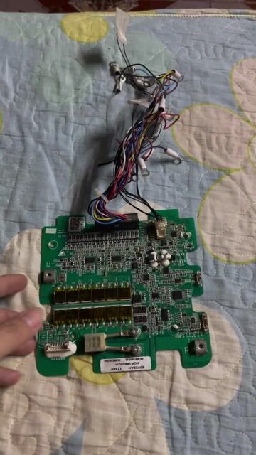 Mạch cân bằng pin Vinfast Clara A1 Zin tháo máy. Mua bán Phụ tùng xe tại Quận Tân Phú Tp Hồ Chí Minh được đăng bởi Minh Hằng hình 1