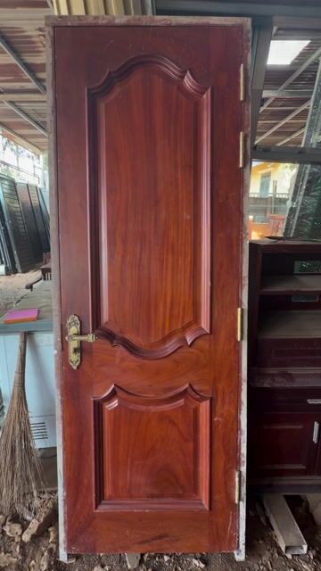 Cửa gỗ Nâu đỏ 82x220 cm. Mua bán Nội thất, đồ gia dụng khác tại Thành phố Buôn Ma Thuột Đắk Lắk được đăng bởi Lekiet hình 1