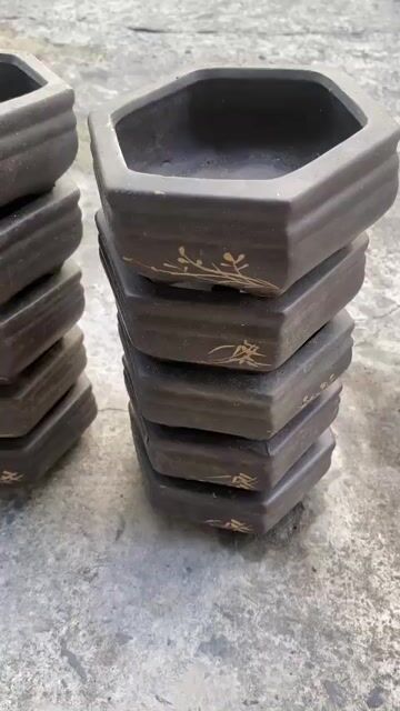 Chậu cây cảnh Bát Tràng Gốm Lục giác Nâu 14cm. Mua bán Cây cảnh, đồ trang trí tại Quận Tân Phú Tp Hồ Chí Minh được đăng bởi Bonsai gốm sứ nghệ thuật hình 1