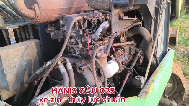 Máy xúc gầu 025. Mua bán Phương tiện khác tại Huyện Định Quán Đồng Nai được đăng bởi Chú Coong 50t hình 1