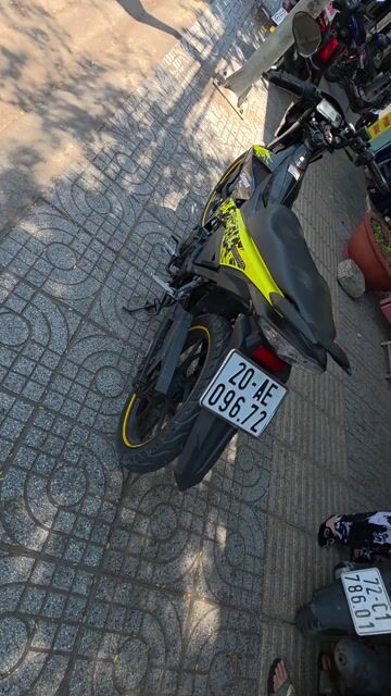 Suzuki Satria Đen vàng. Mua bán Xe máy tại Thành phố Vũng Tàu Bà Rịa - Vũng Tàu được đăng bởi Đàm Quang Tuấn hình 1