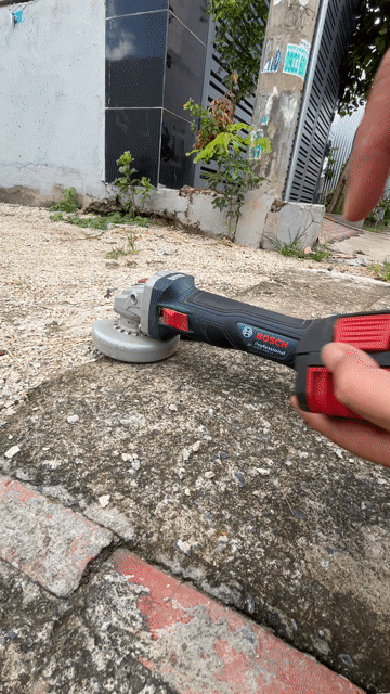 Pin Bosch 18V 4.0Ah Li-ion Đen, Đỏ. Mua bán Nội thất, đồ gia dụng khác tại Huyện Long Thành Đồng Nai được đăng bởi Bùi Minh Ngữ hình 1