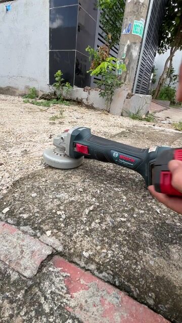 Pin Bosch 18V 4.0Ah Li-ion Đen, Đỏ. Mua bán Nội thất, đồ gia dụng khác tại Huyện Long Thành Đồng Nai được đăng bởi Bùi Minh Ngữ hình 1