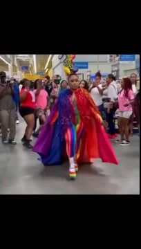 *LMAO* Just Another Day at Walmart