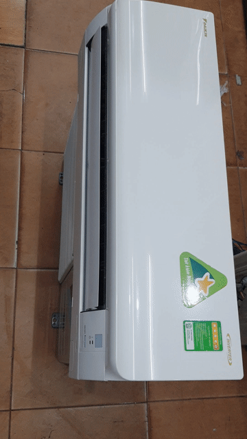 Máy lạnh Daikin inverter 1hp hàng lướt đẹp. Mua bán Máy lạnh, điều hoà tại Quận 10 Tp Hồ Chí Minh được đăng bởi Công Ty TNHH TM DV VT Kỹ Thuật  Hoàng Phúc hình 1