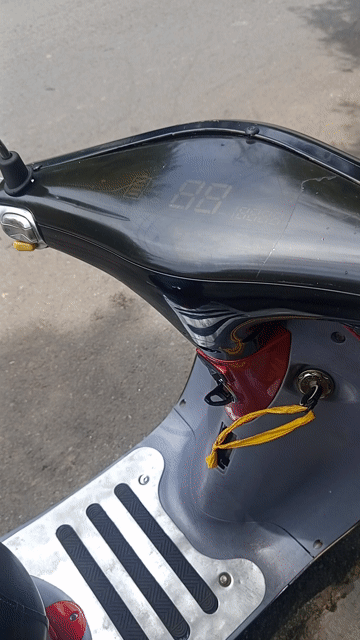 Xe tay ga Vmotor Vigo Đỏ, xám Xăng. Mua bán Xe máy tại Quận 11 Tp Hồ Chí Minh được đăng bởi Thanh Tú  hình 1