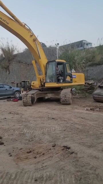 KOMATSU 350-6. Mua bán Phương tiện khác tại Thành phố Tam Điệp Ninh Bình được đăng bởi Hinh Lại Xuân hình 1
