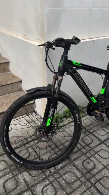 THANH LÝ XE ĐẠP THỂ THAO. Mua bán Xe đạp tại Quận Cầu Giấy Hà Nội được đăng bởi Lê Tùng Anh hình 1