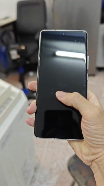 Xiaomi Mi 13 Pro Trắng Không lỗi. Mua bán Điện thoại tại Quận Tân Phú Tp Hồ Chí Minh được đăng bởi Vạn Lộc hình 1