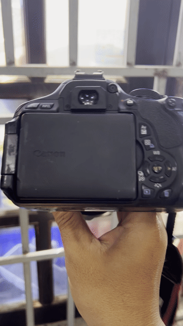 Máy ảnh Canon EOS 600D Đen và lens 18-55 is. Mua bán Máy ảnh, Máy quay tại Thành phố Thủ Đức Tp Hồ Chí Minh được đăng bởi Betta Sales hình 1