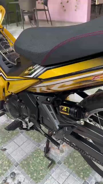 Yamaha Exciter 2010 Vàng đen. Mua bán Xe máy tại Thị xã Bến Cát Bình Dương được đăng bởi Phúc Mỹ hình 1