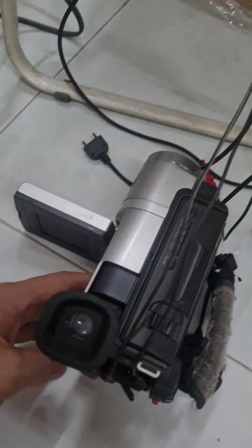 Máy quay phim Sony Handycam CCD-TRV108. Mua bán Máy ảnh, Máy quay tại Quận 7 Tp Hồ Chí Minh được đăng bởi Lang Đồ Món hình 1