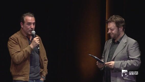 Comment Jean Dujardin aborde-t-il la notoriété ?