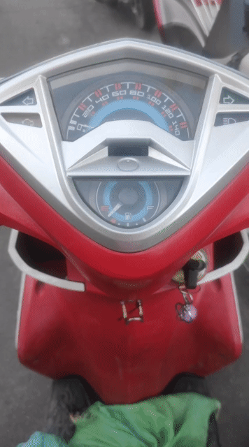 Yamaha Luvias Đỏ trắng. Mua bán Xe máy tại Huyện Nhà Bè Tp Hồ Chí Minh được đăng bởi Pham Thị Quyên Anh hình 1