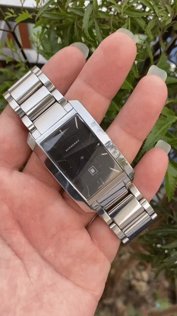 Burberry Đồng hồ Tank Pin Thụy Sĩ. Mua bán Đồng hồ tại Huyện Thuỷ Nguyên Hải Phòng được đăng bởi Lê Minh Thông 2 Zola IB hình 1