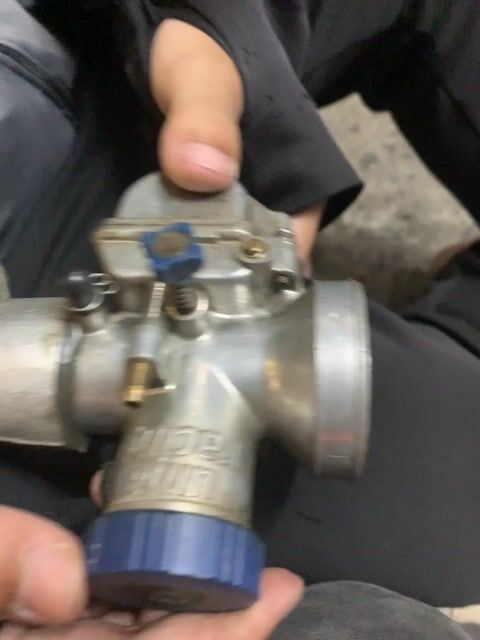 Bình xăng UMA Racing 28 và co tháp sẳng. Mua bán Phụ tùng xe tại Quận 8 Tp Hồ Chí Minh được đăng bởi Phương Trần PFAM hình 1