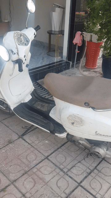 Piaggio Vespa LX 125 2010 Trắng Chế hòa khí. Mua bán Xe máy tại Thành phố Thuận An Bình Dương được đăng bởi HC Secondhand hình 1