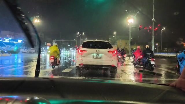 Ô tô 5 chỗ màu Trắng. Mua bán Ô tô tại Huyện Hòa Vang Đà Nẵng được đăng bởi vinavo hình 1