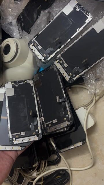 Dịch vụ thay màn lỗi zin bầm sọc iphone 13 12 mini. Dịch vụ sửa chữa & bảo dưỡng điện máy tại Quận Tân Phú Tp Hồ Chí Minh được đăng bởi Trương Hiệp hình 1