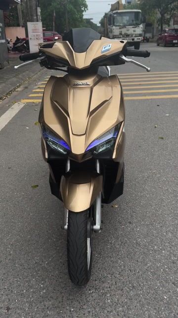 Honda Air Blade 2017 Vàng đồng. Mua bán Xe máy tại Thành phố Nam Định Nam Định được đăng bởi Bảo Nhi Trần hình 1