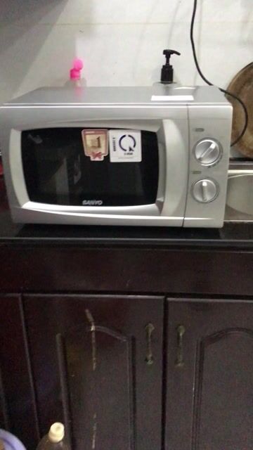Lò vi sóng Sanyo EM-G2088V(VE3). Mua bán Bếp, lò, đồ điện nhà bếp tại Quận 11 Tp Hồ Chí Minh được đăng bởi MẠNH HẢI hình 1