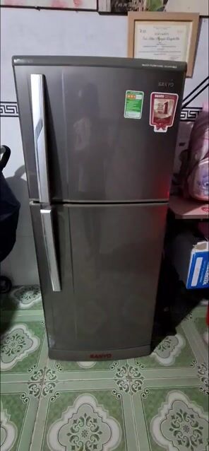 Tủ lạnh Sanyo 186L đang dùng tốt (Không phải thợ). Mua bán Tủ lạnh tại Thành phố Thủ Dầu Một Bình Dương được đăng bởi Mr Chương hình 1