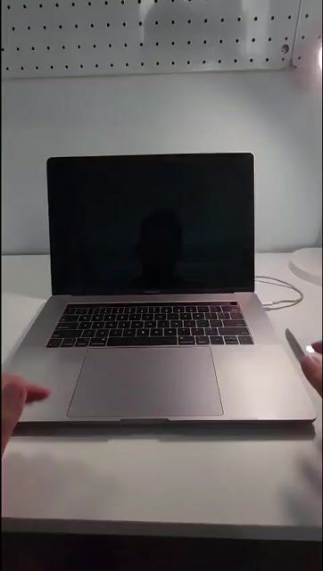 Apple MacBook Pro 2019 Touchbar 15.4 inches. Mua bán Laptop tại Quận 8 Tp Hồ Chí Minh được đăng bởi JIM hình 1