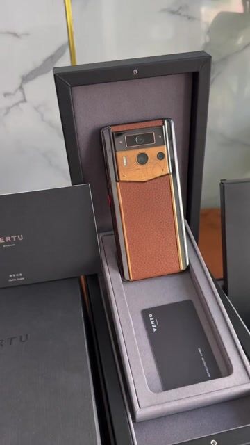 Vertu Meta 2 Max 512GB Cam hoa văn. Mua bán Điện thoại tại Thành phố Thủ Đức Tp Hồ Chí Minh được đăng bởi Bùi Đức Hùng hình 1