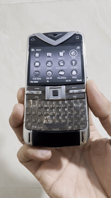 Vertu Quest Đen, Bạc Da Kim loại. Mua bán Điện thoại tại Quận 8 Tp Hồ Chí Minh được đăng bởi Thanh Đỗ hình 1