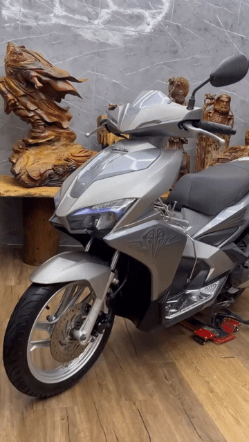 Honda Airblade 125Fi chính chủ biển SG tem 3D. Mua bán Xe máy tại Quận 7 Tp Hồ Chí Minh được đăng bởi Xe Cũ Hiếu CT hình 1
