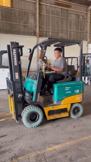 Xe nâng điện Komatsu FB15EX-11 1.5 tấn 2006. Mua bán Phương tiện khác tại Thị xã Tân Uyên Bình Dương được đăng bởi Mr Thìn hình 1