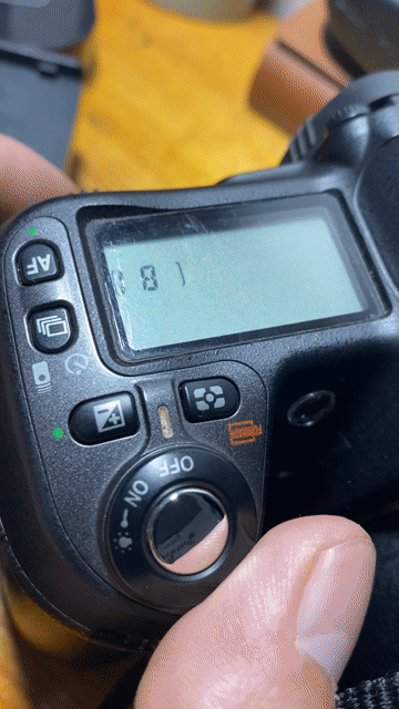 Máy ảnh Nikon D80 kèm đèn flash SB-600. Mua bán Máy ảnh, Máy quay tại Huyện Quốc Oai Hà Nội được đăng bởi Emmanuel hình 1
