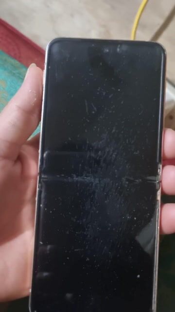Samsung Galaxy Z Flip 4 Xám Đã qua sử dụng. Mua bán Điện thoại tại Quận Tây Hồ Hà Nội được đăng bởi duong huong  hình 1